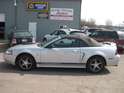 2000 Ford Mustang V6 AUTO